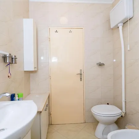 Apena Apartment *