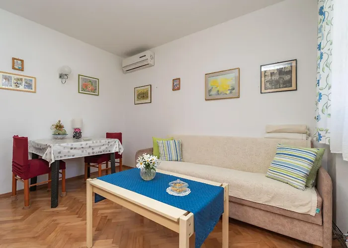Apartament Apena *